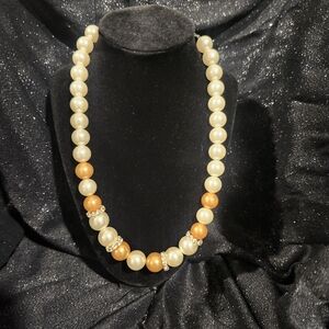 Elegant Pearl and Gold Necklace